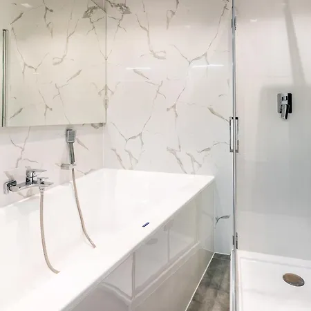 Apartment Port View - Widok, 15m Do Jeziora, Ogrodek, Parking Podziemny, Winda, Netflix I Prime Ilawa